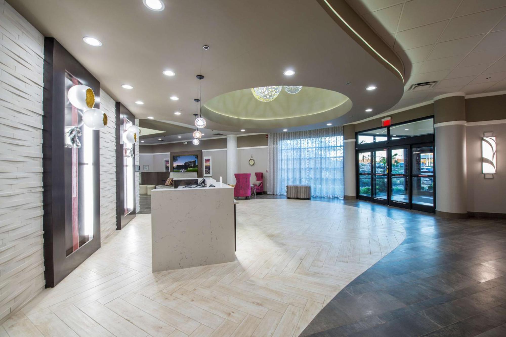 Doubletree By Hilton Winston Salem - University, Nc Exterior photo
