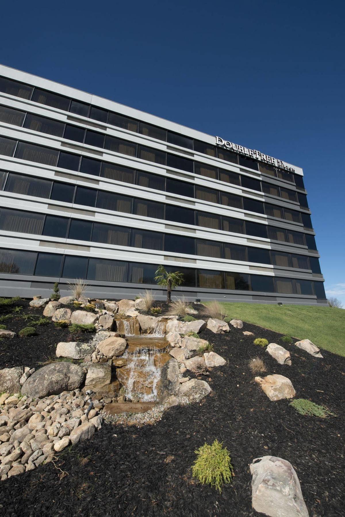 Doubletree By Hilton Winston Salem - University, Nc Exterior photo